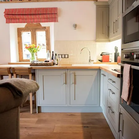 Alpine Hideaway For 2, Stunning Views, Near Morzine *
