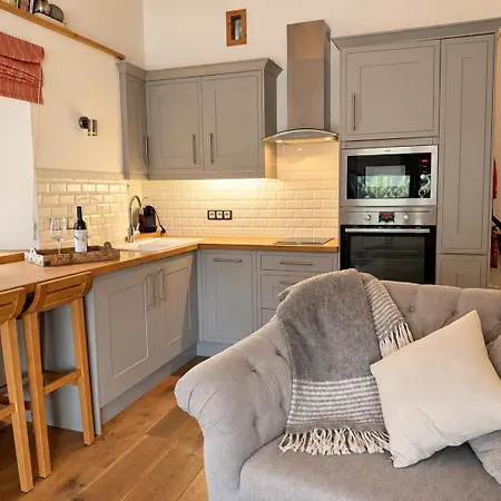 Alpine Hideaway For 2, Stunning Views, Near Morzine *